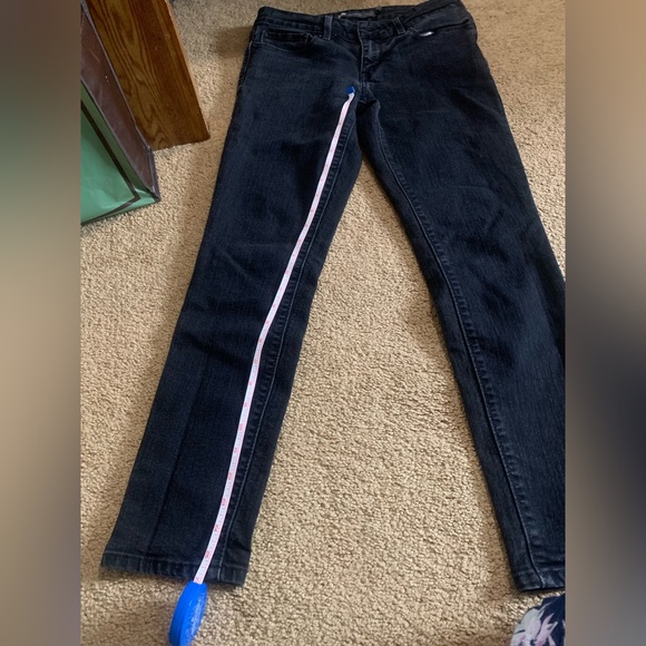 Levi’s Women’s Demi Curve Mid Rise Skinny Jeans in Size 4 or 27inch - Picture 5 of 5